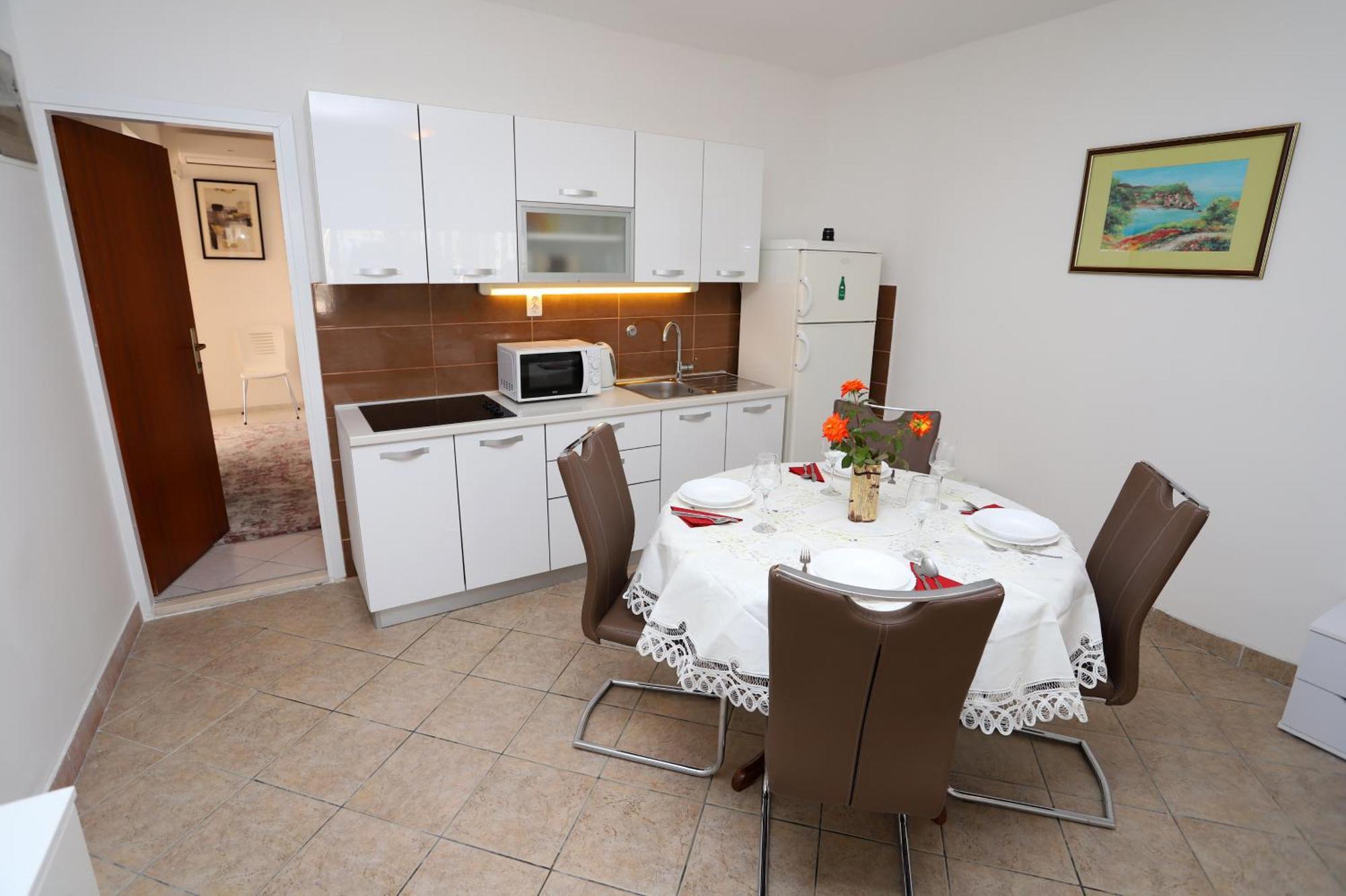 Apartments Edita & Robert ล็อควา โรโกซนิตซา ภายนอก รูปภาพ