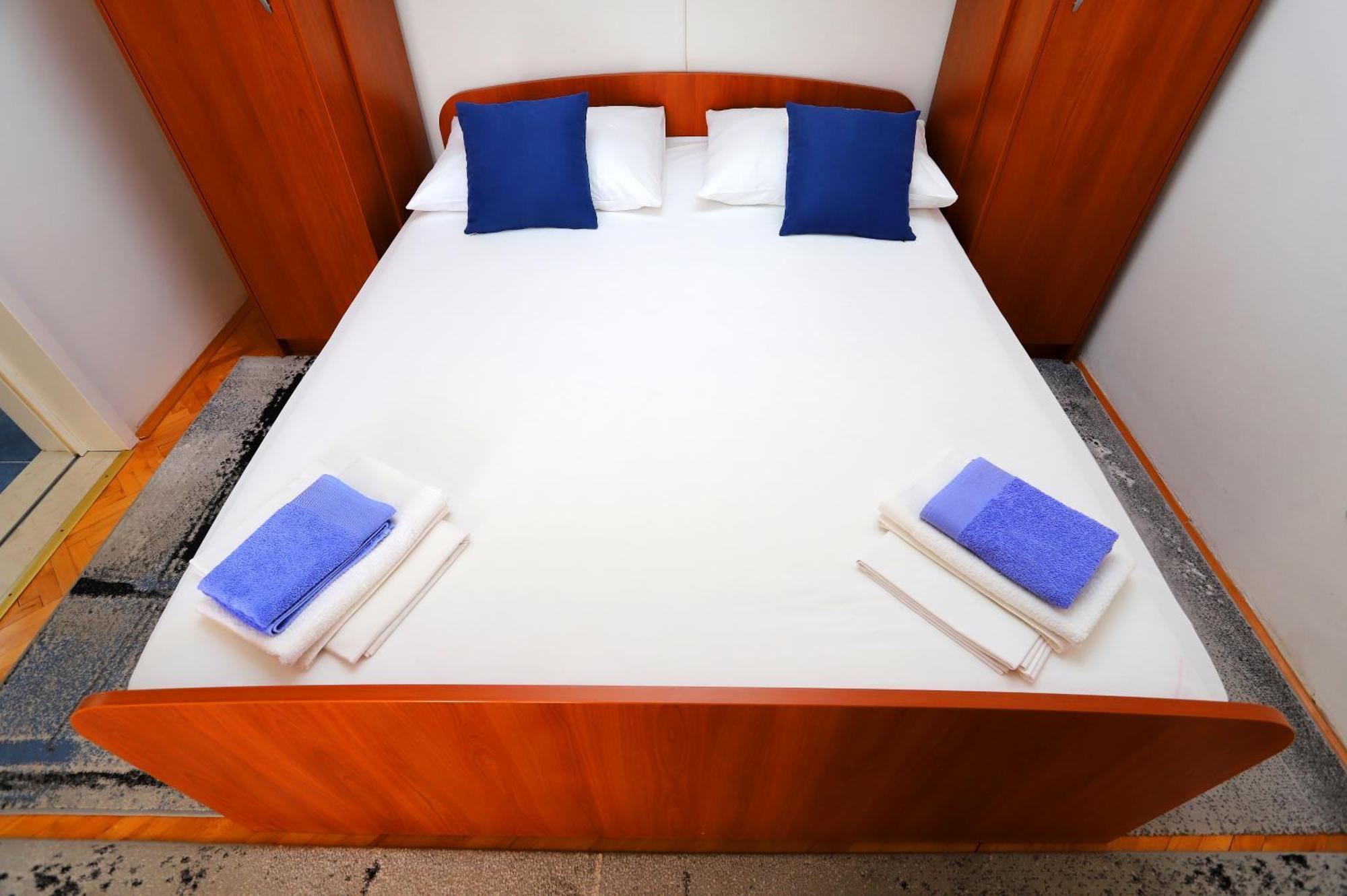 Apartments Edita & Robert ล็อควา โรโกซนิตซา ภายนอก รูปภาพ