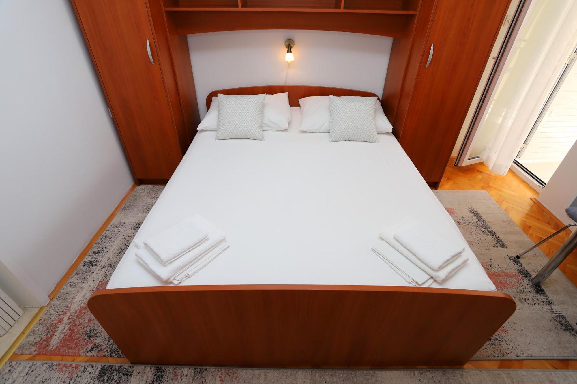 Apartments Edita & Robert ล็อควา โรโกซนิตซา ภายนอก รูปภาพ