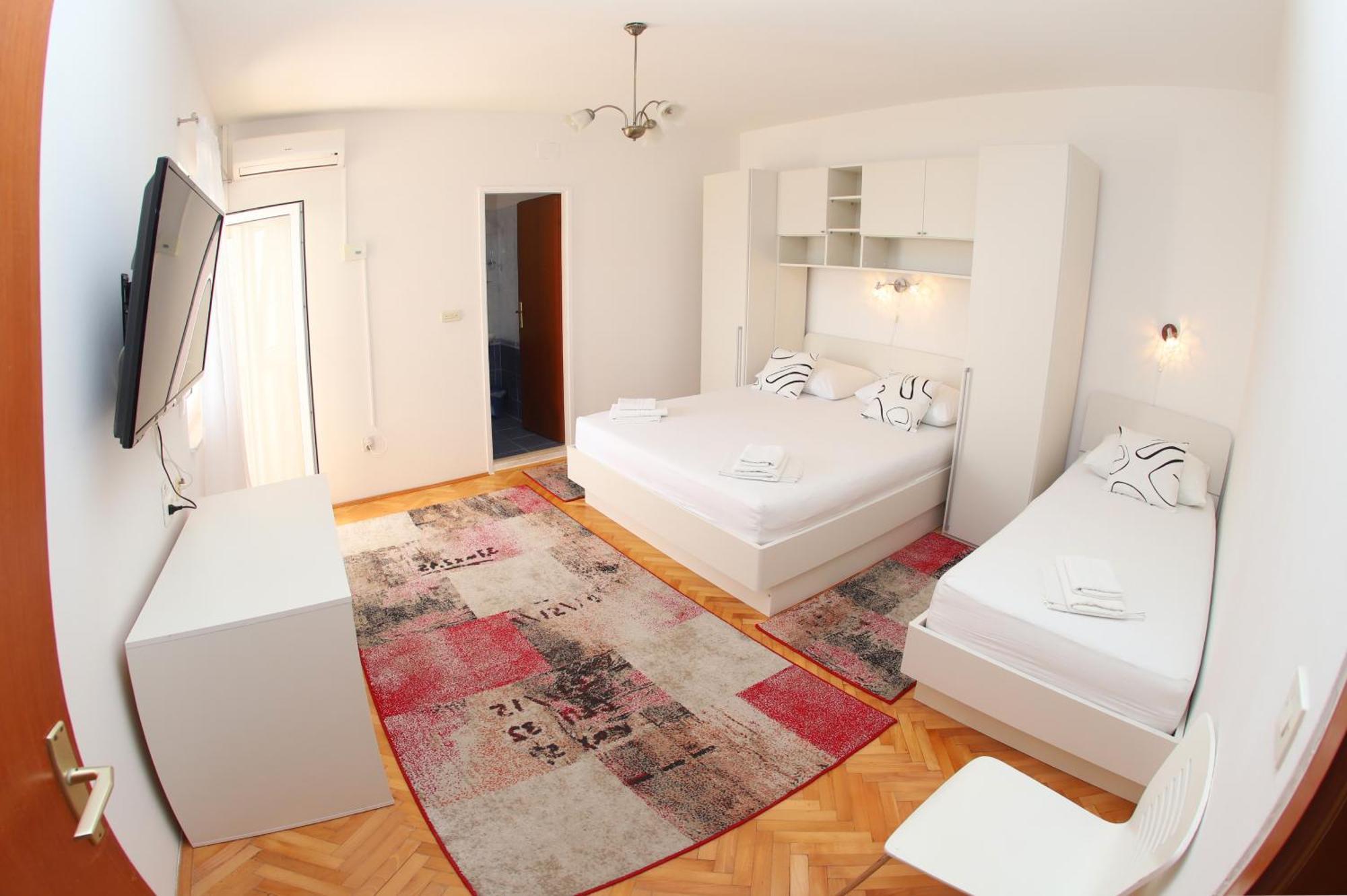 Apartments Edita & Robert ล็อควา โรโกซนิตซา ภายนอก รูปภาพ
